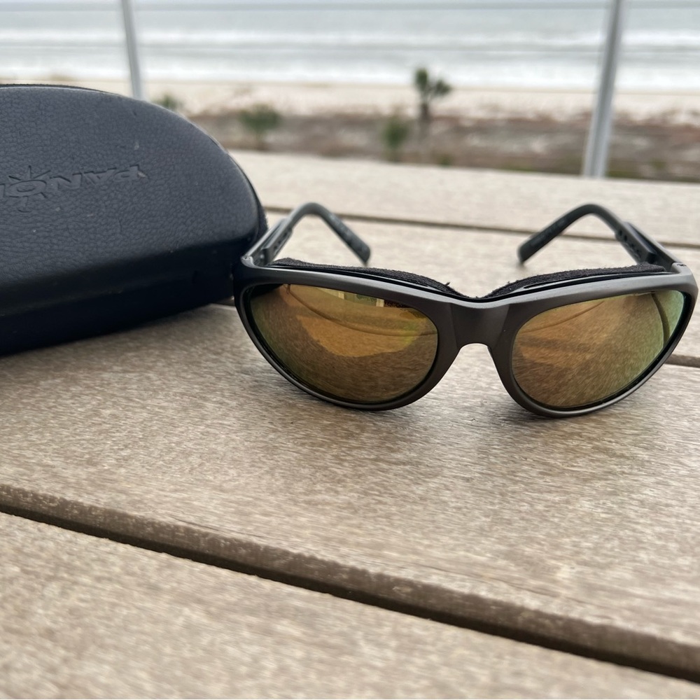 Men’s windblocking sunglasses by Panoptx